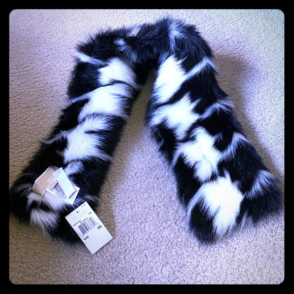 Michael Kors Faux Fur Scarf - Picture 1 of 1